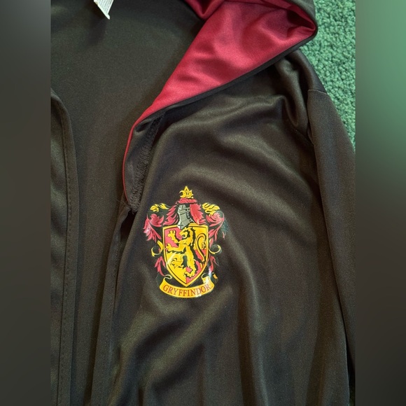 HARRY POTTER GRYFFINDOR ROBE - Picture 3 of 3
